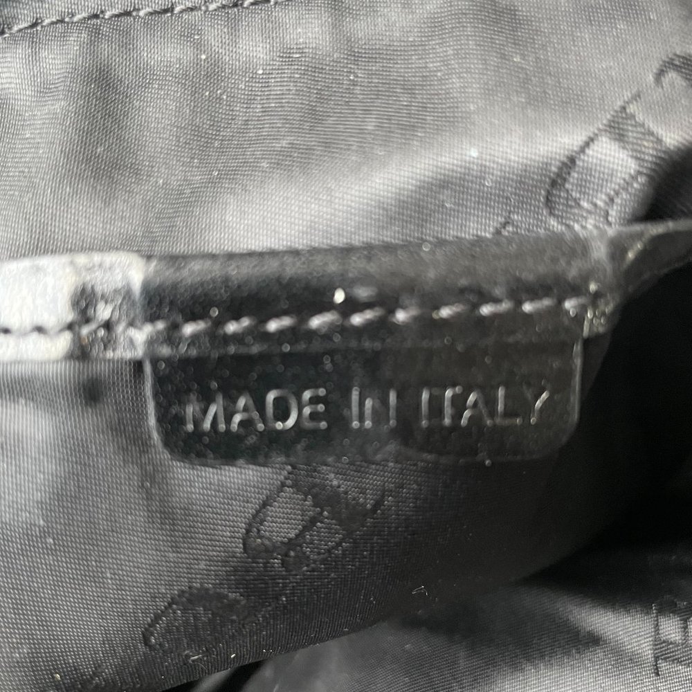 Burberry Black Leather Shoulder Bag - Picture 10 of 16